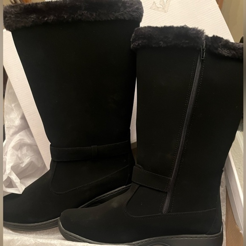 Tundra women's black waterproof boots 9 SARA